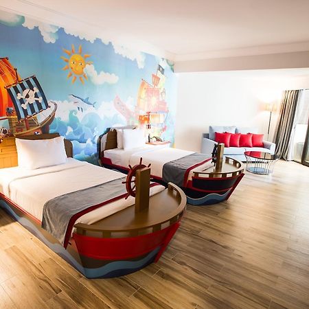 Sand & Sandals Desaru Beach Resort & Spa Dış mekan fotoğraf Family room