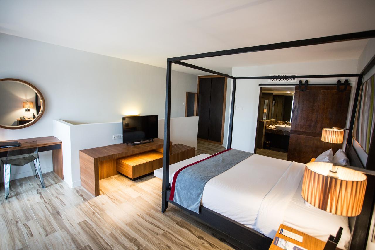 Sand & Sandals Desaru Beach Resort & Spa Dış mekan fotoğraf A bedroom at the hotel