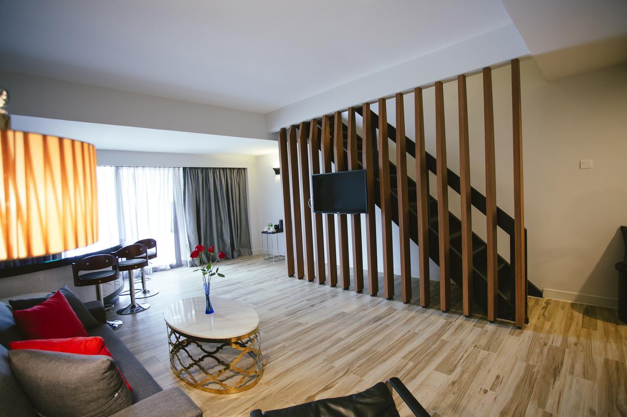 Sand & Sandals Desaru Beach Resort & Spa Dış mekan fotoğraf A room at the hotel
