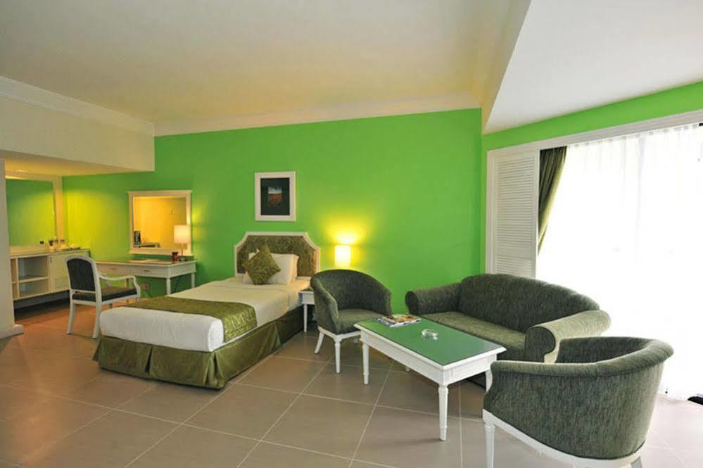 Sand & Sandals Desaru Beach Resort & Spa Dış mekan fotoğraf Deluxe Room