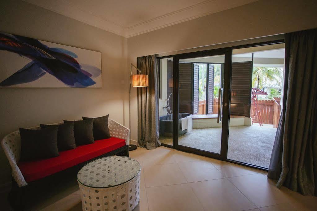 Sand & Sandals Desaru Beach Resort & Spa Dış mekan fotoğraf A room at the resort
