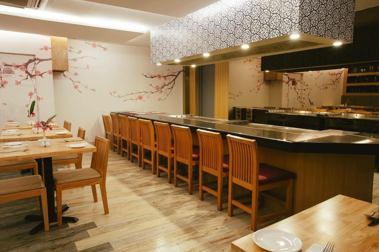 Sand & Sandals Desaru Beach Resort & Spa Dış mekan fotoğraf A sushi bar in Tokyo